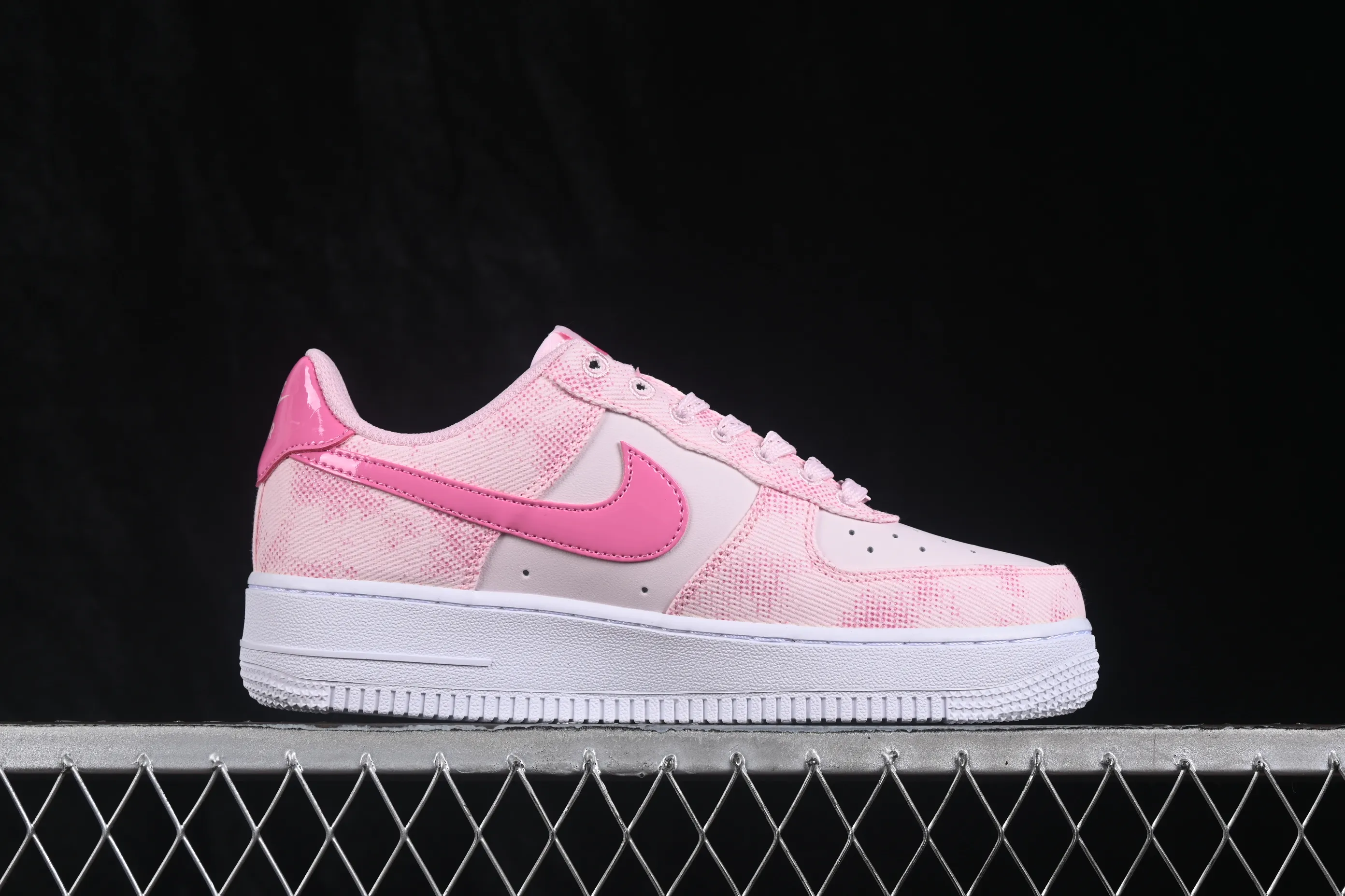 All Categories Nk Air Force 1 Air Force Series Nk Air Force 1 Low Air Force Low Nike Air Force 1'07 Low Snake Print Pink Air Force One Low Casual Shoes IR1974-663